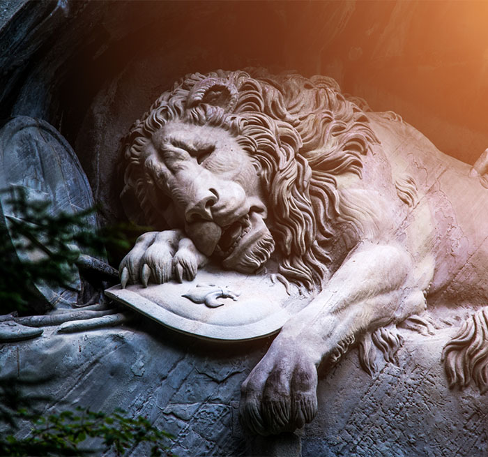 Two Royalists in Quatorze Juillet (a chapter from “An Iraqi in Paris”)