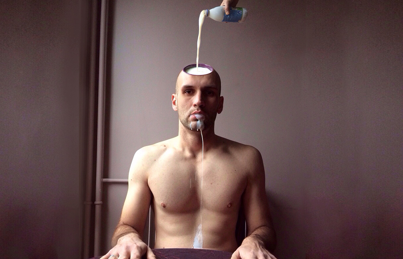 מי זוכר את האבק בבית של המינגווי?